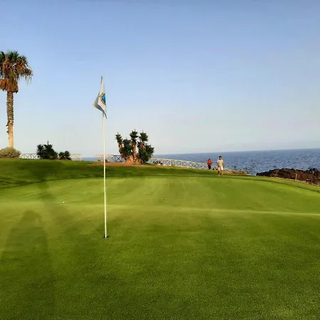 Bright And Calm With Pools, Golf Court Apartment *