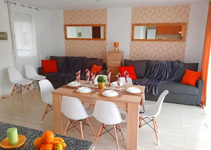 Bright And Calm With Pools, Golf Court شقة