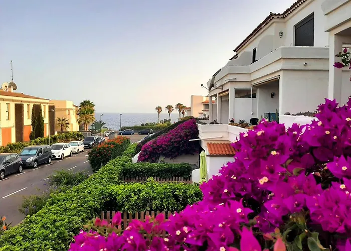 Bright And Calm With Pools, Golf Court