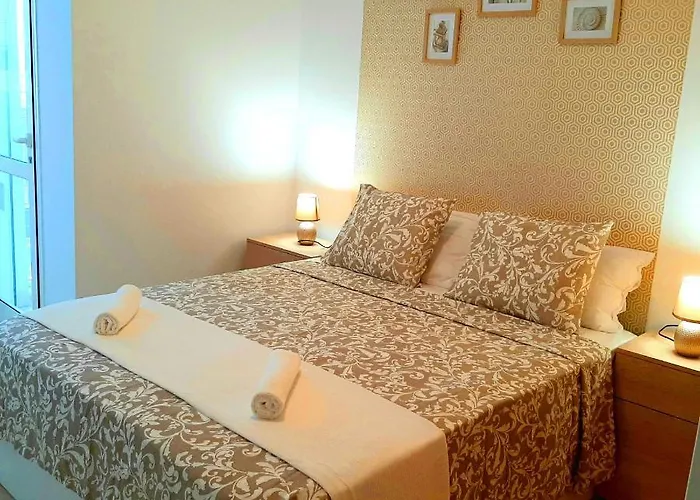 Bright And Calm With Pools, Golf Court Apartment